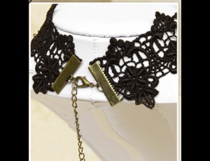 Dripping Beads & Chains Black Rose Choker